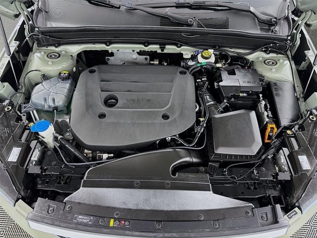 2023 Volvo XC40 Plus Bright Theme