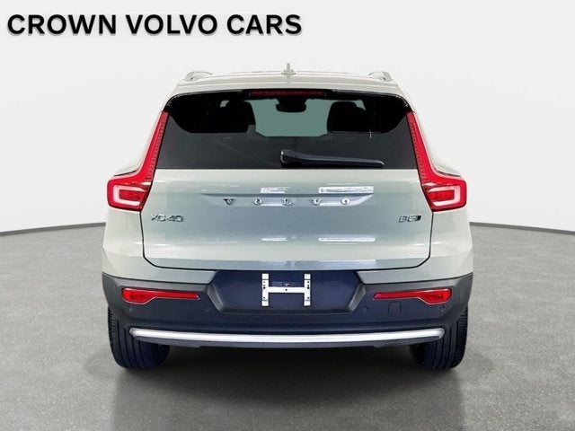 2023 Volvo XC40 Plus Bright Theme