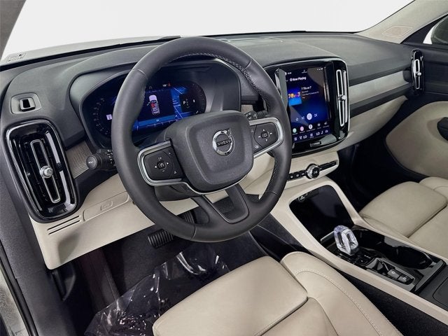 2023 Volvo XC40 Plus Bright Theme