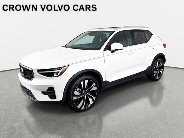 2023 Volvo XC40 Plus Bright Theme