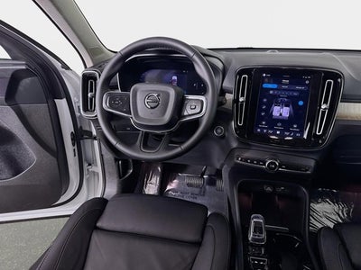 2023 Volvo XC40 Plus Bright Theme