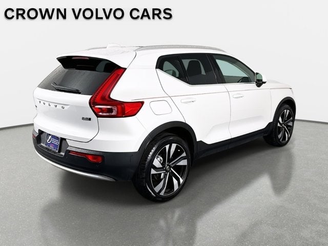 2023 Volvo XC40 Plus Bright Theme