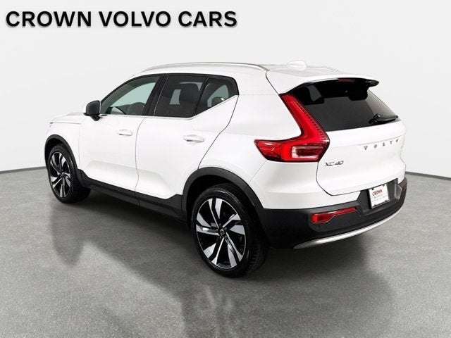 2023 Volvo XC40 Plus Bright Theme