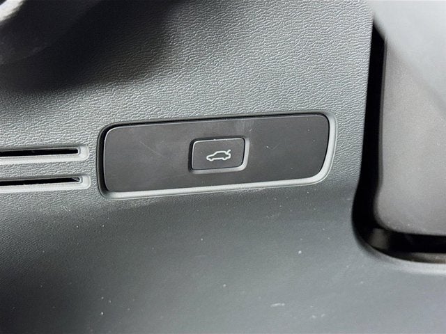 2023 Volvo XC40 Core