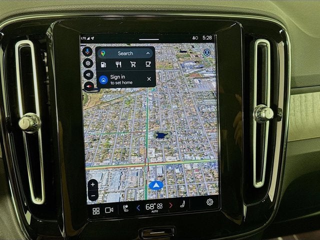 2023 Volvo XC40 Core