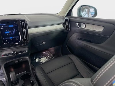 2023 Volvo XC40 Core