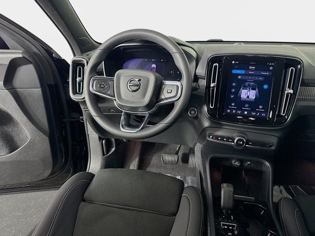 2023 Volvo XC40 Plus Dark Theme