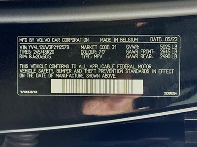 2023 Volvo XC40 Plus Dark Theme