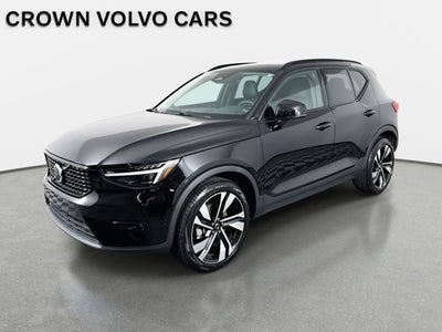 2023 Volvo XC40 Ultimate Dark Theme