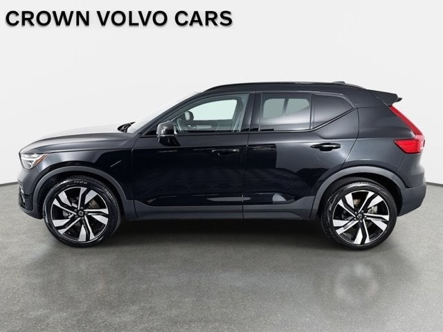 2023 Volvo XC40 Ultimate Dark Theme