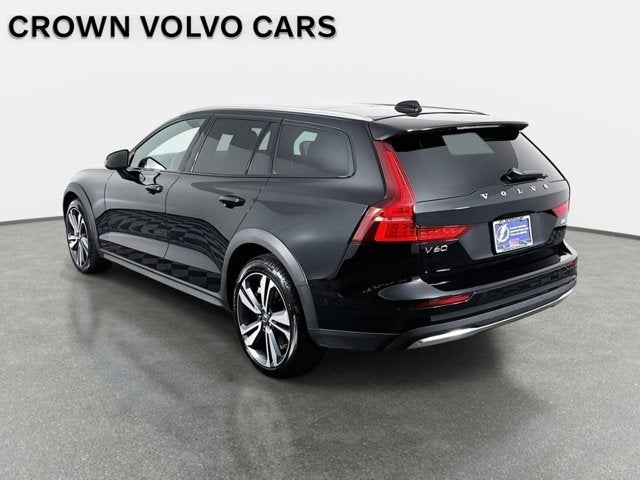 2025 Volvo V60 Cross Country Plus