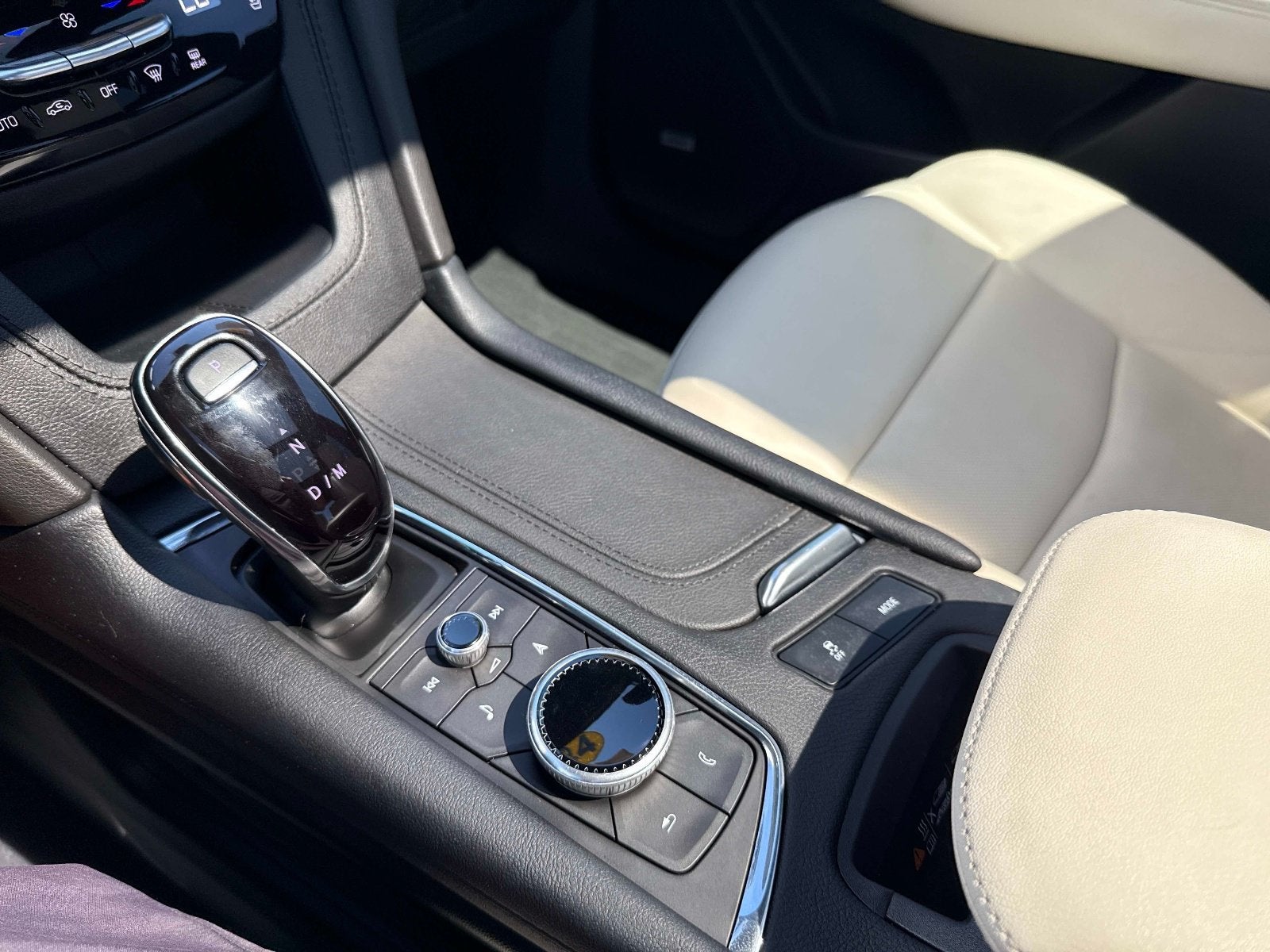 2024 Cadillac XT6 AWD Sport