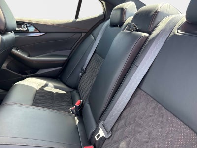 2022 Nissan Maxima SR