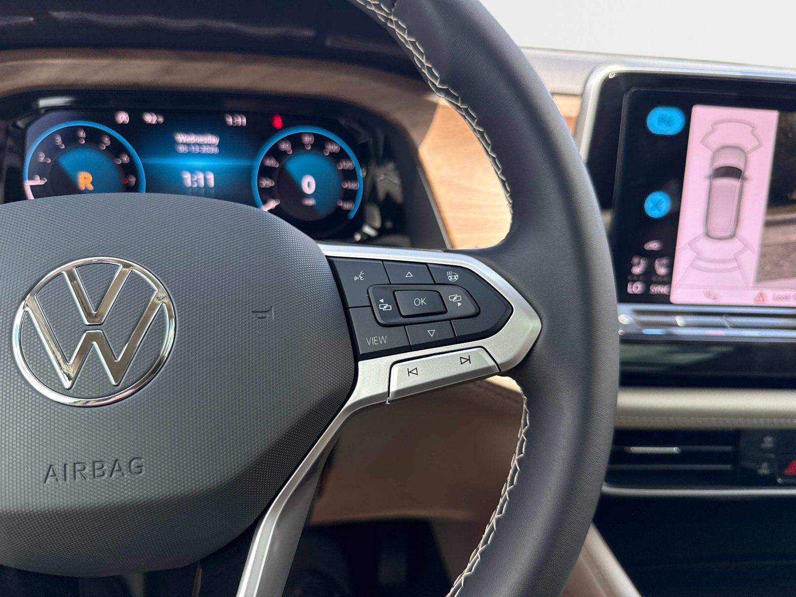 2024 Volkswagen Atlas 2.0T SE w/Technology