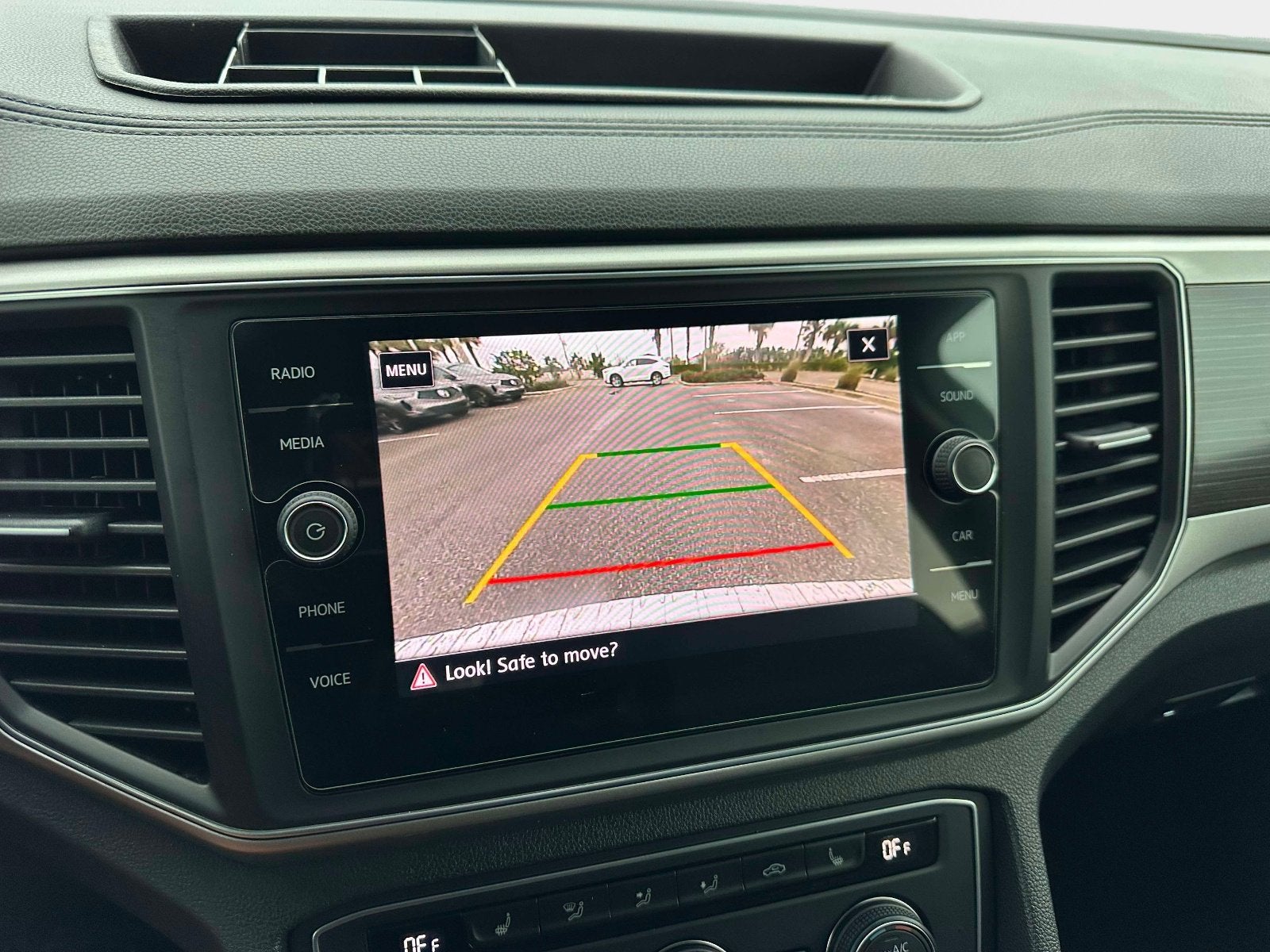 2019 Volkswagen Atlas 3.6L V6 SE w/Technology R-Line