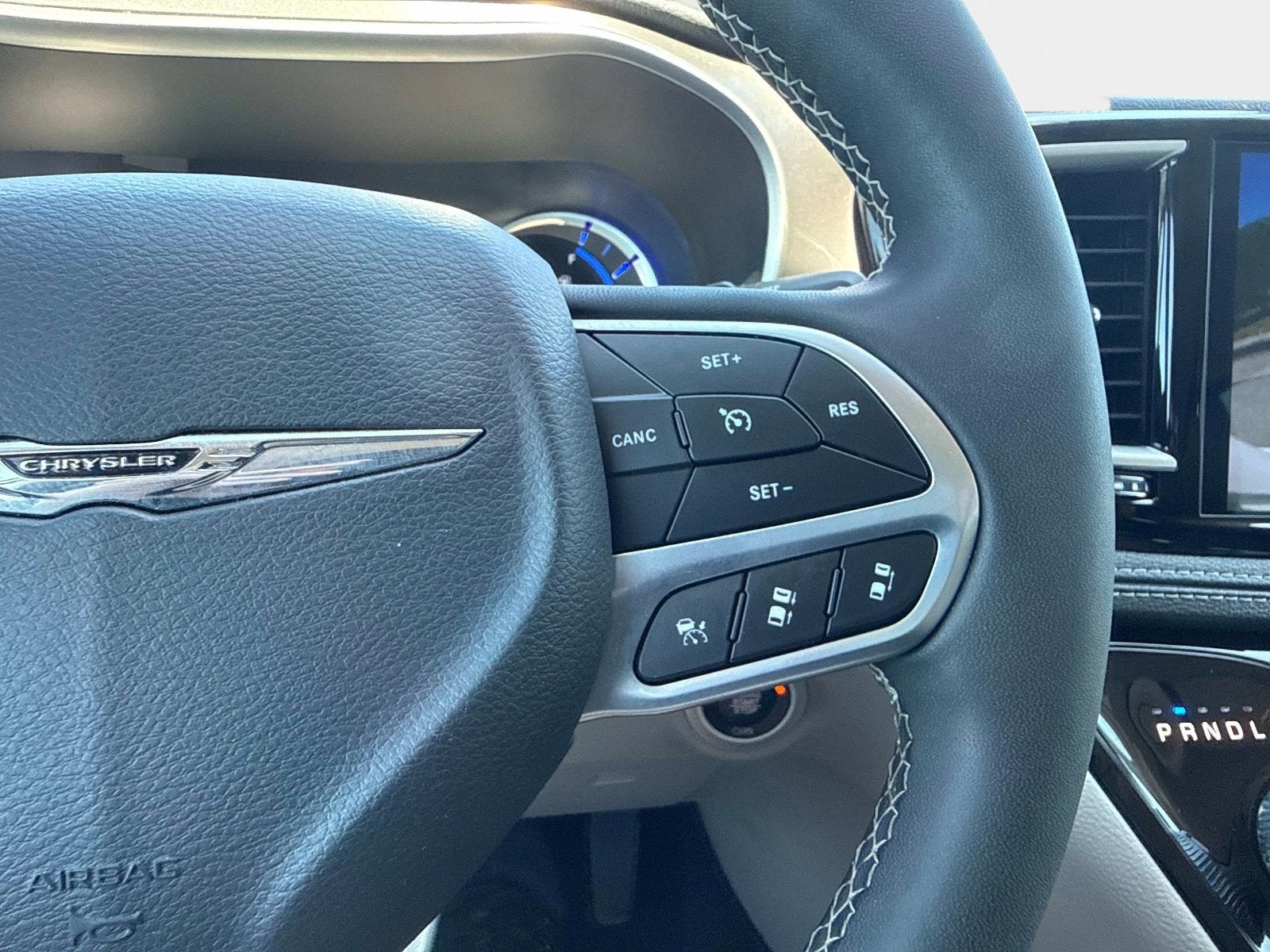 2024 Chrysler Pacifica Hybrid Select