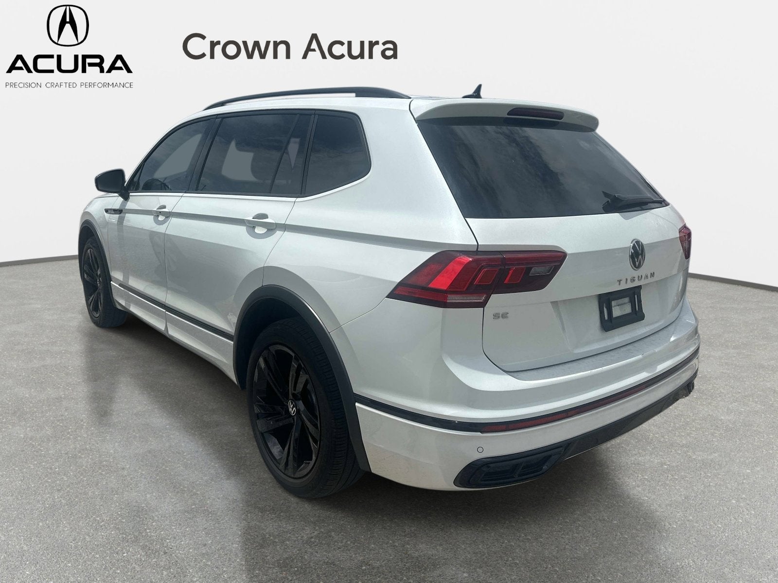 2023 Volkswagen Tiguan SE R-Line Black