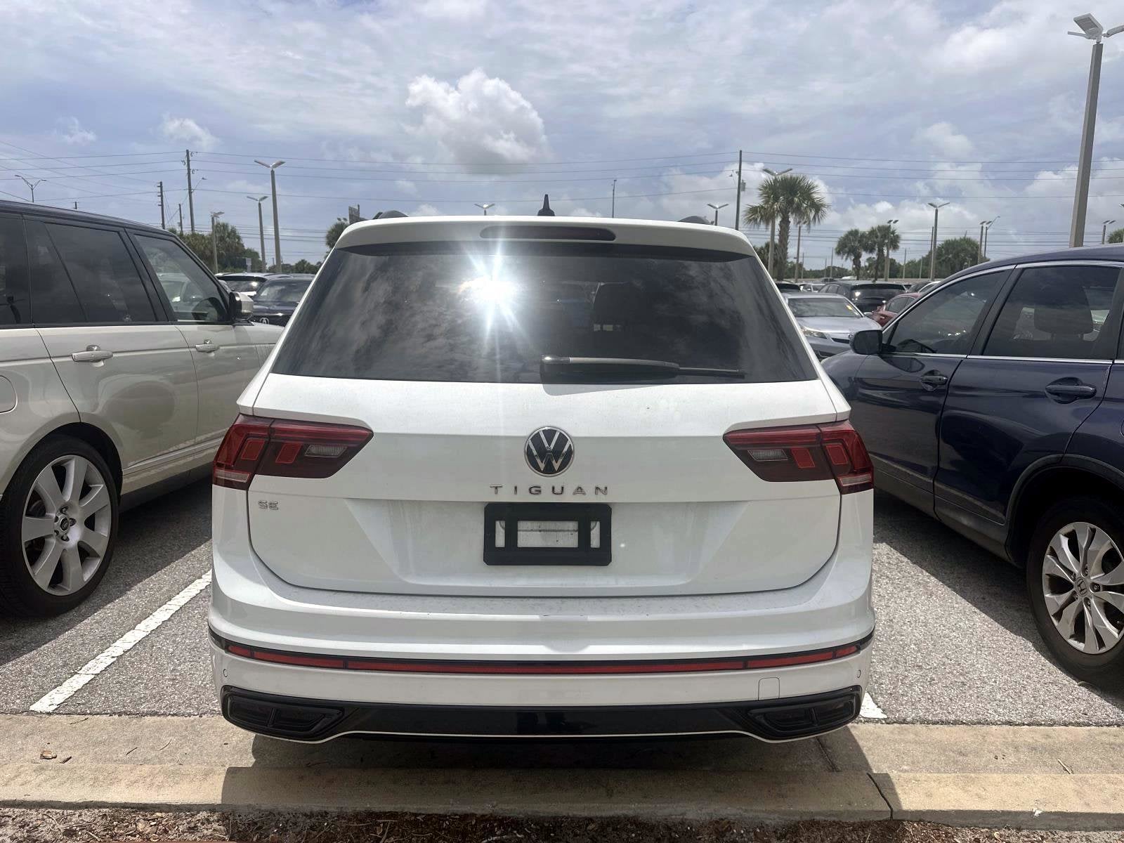 2023 Volkswagen Tiguan SE R-Line Black