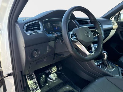 2023 Volkswagen Tiguan SE R-Line Black