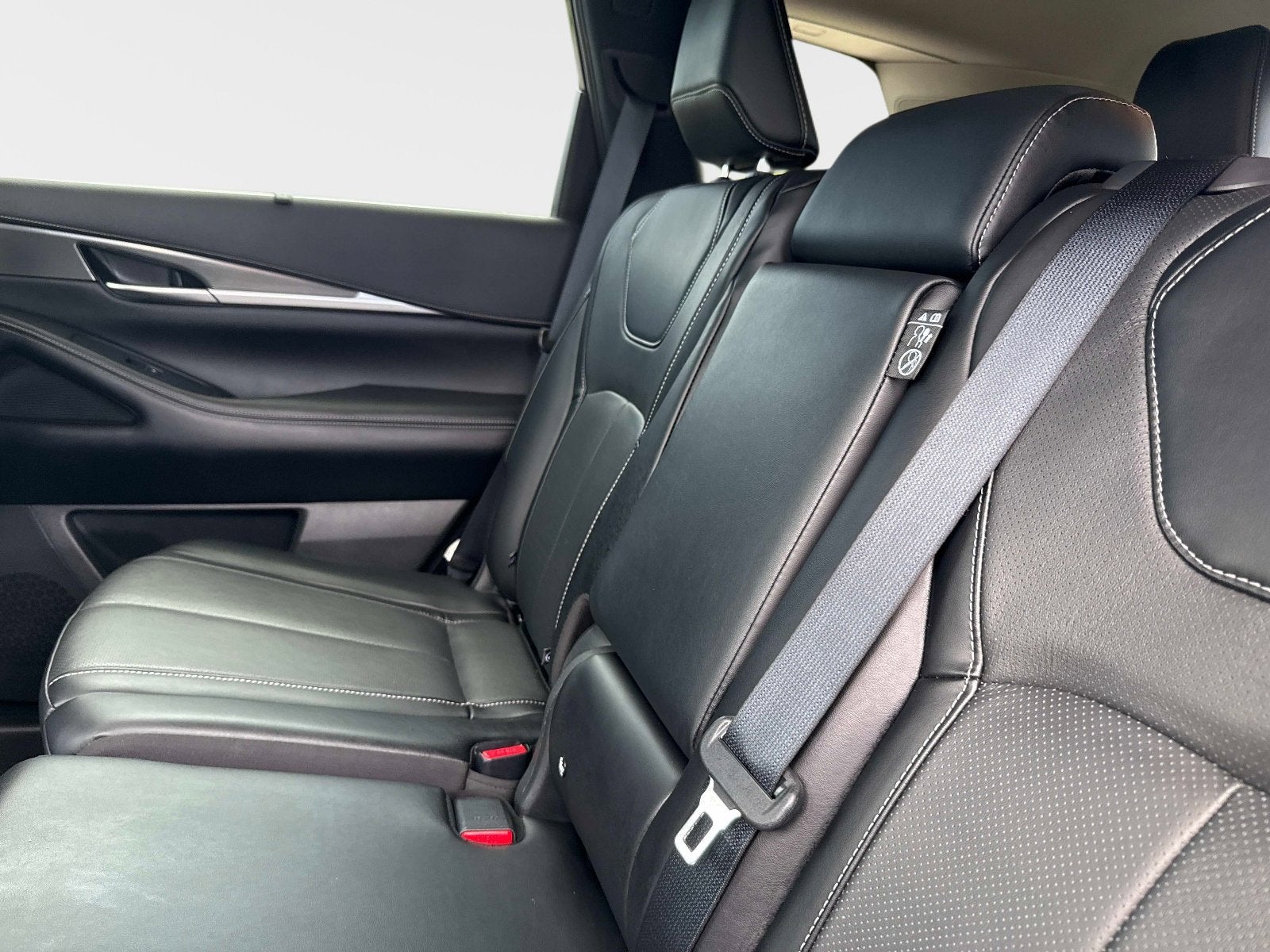 2024 INFINITI QX60 LUXE