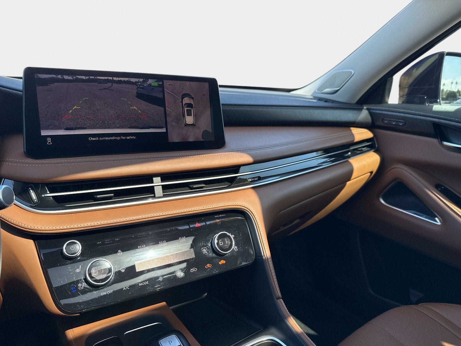 2023 INFINITI QX60 SENSORY