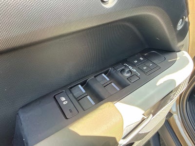 2024 Land Rover Defender S