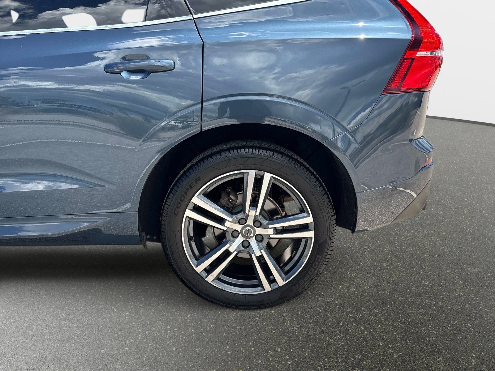 2018 Volvo XC60 Momentum
